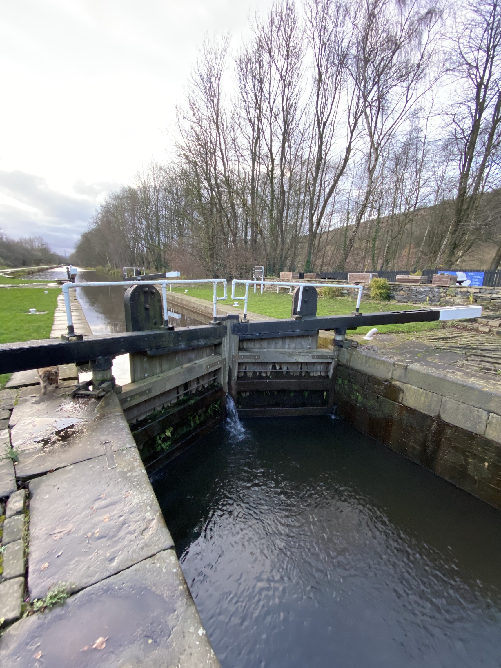 Ganny Lock to Brookfoot on the Calder & Hebble Canal, Brighouse
